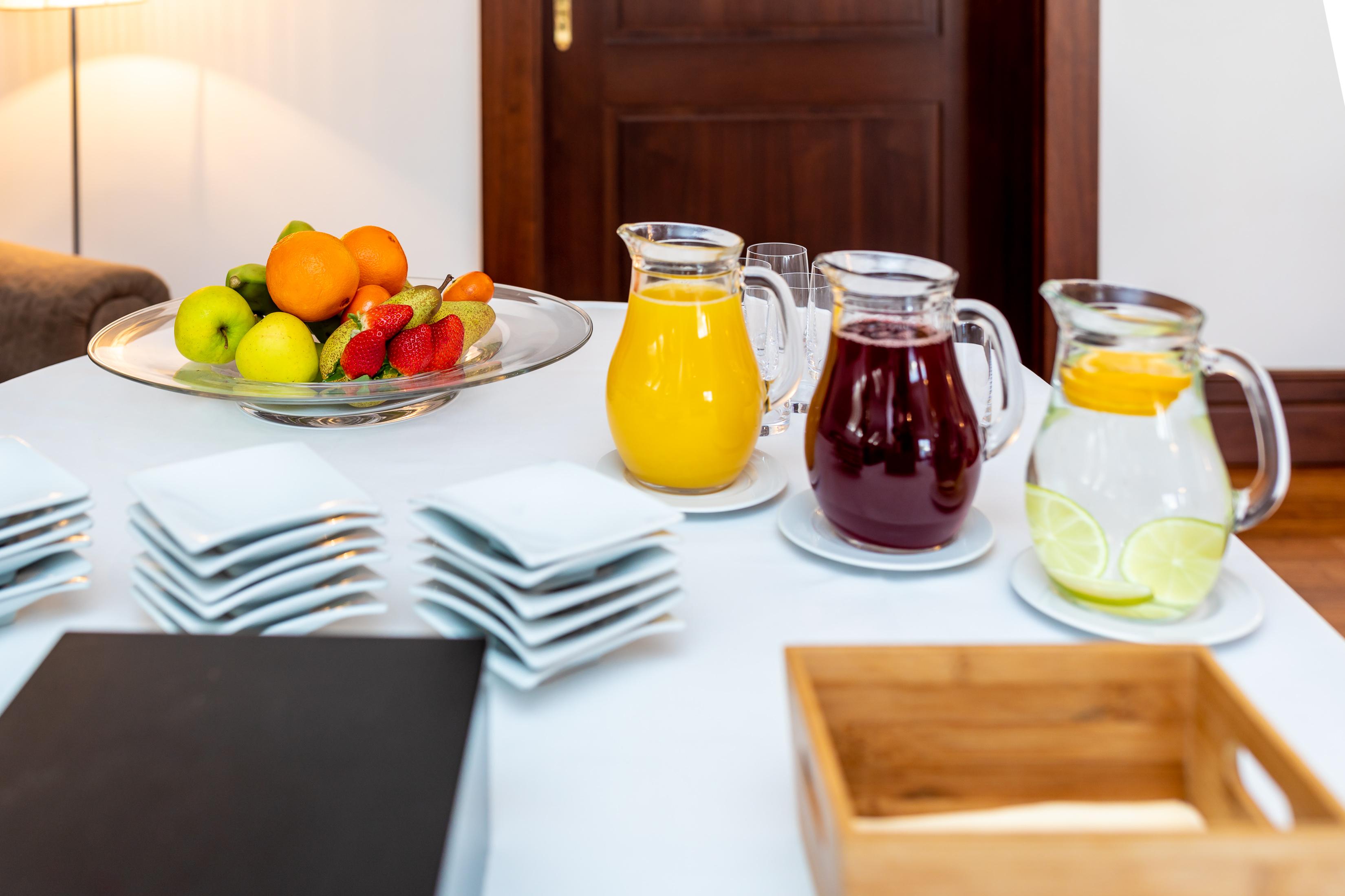 Hotel Le Premier Zagreb Exterior foto Fruit juice
